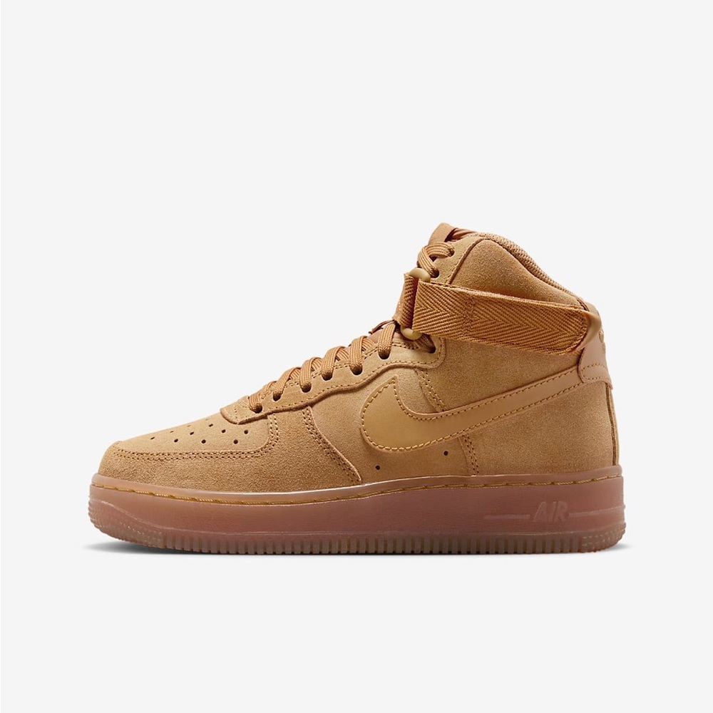 EUC: Nike Air Force 1 High LV8 3